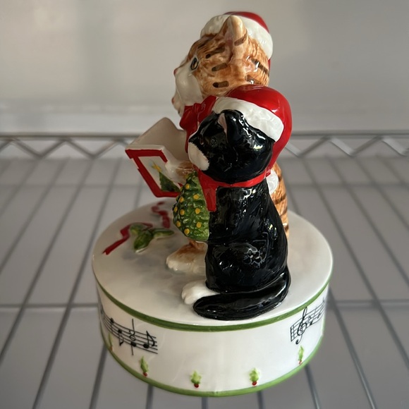Schmid Christmas Cats Music Box - Picture 3 of 6
